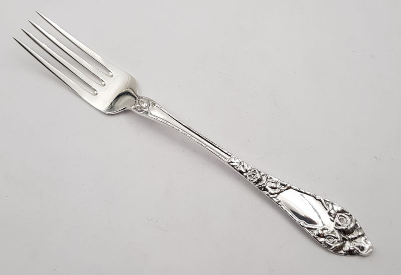 Opphøyd rose: Liten spisegaffel 18,5 cm