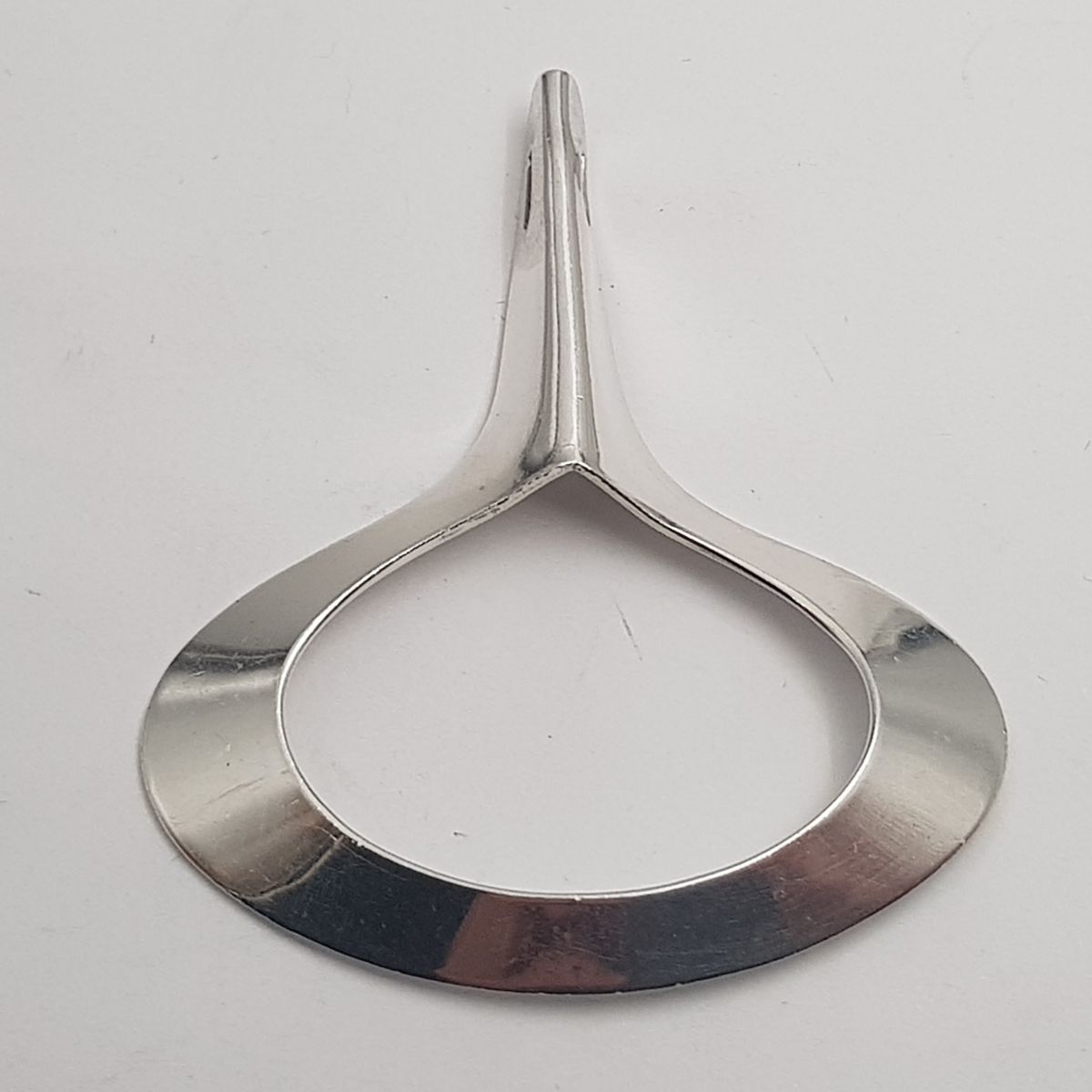 Anheng i 925 S av Aksel Holmsen